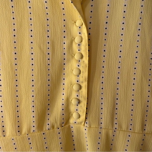 Divided Yellow Peplum Sundress with Notched Collar and Short Sleeves - Picture 3 of 5